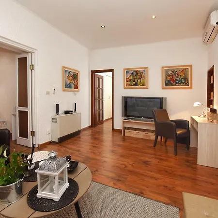 Appartamento Euphrasius Apartmants *