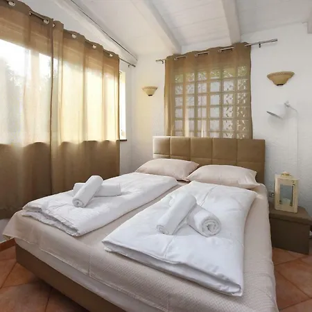 Euphrasius Apartmants Apartment *